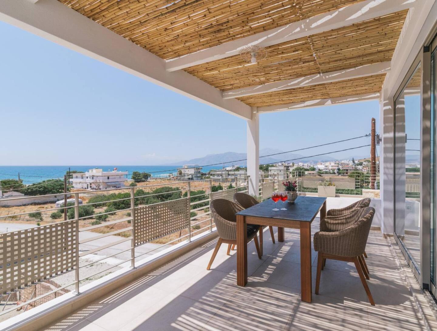 Ammokrinos Luxury Homes,150M From The Beach Каламаки Экстерьер фото